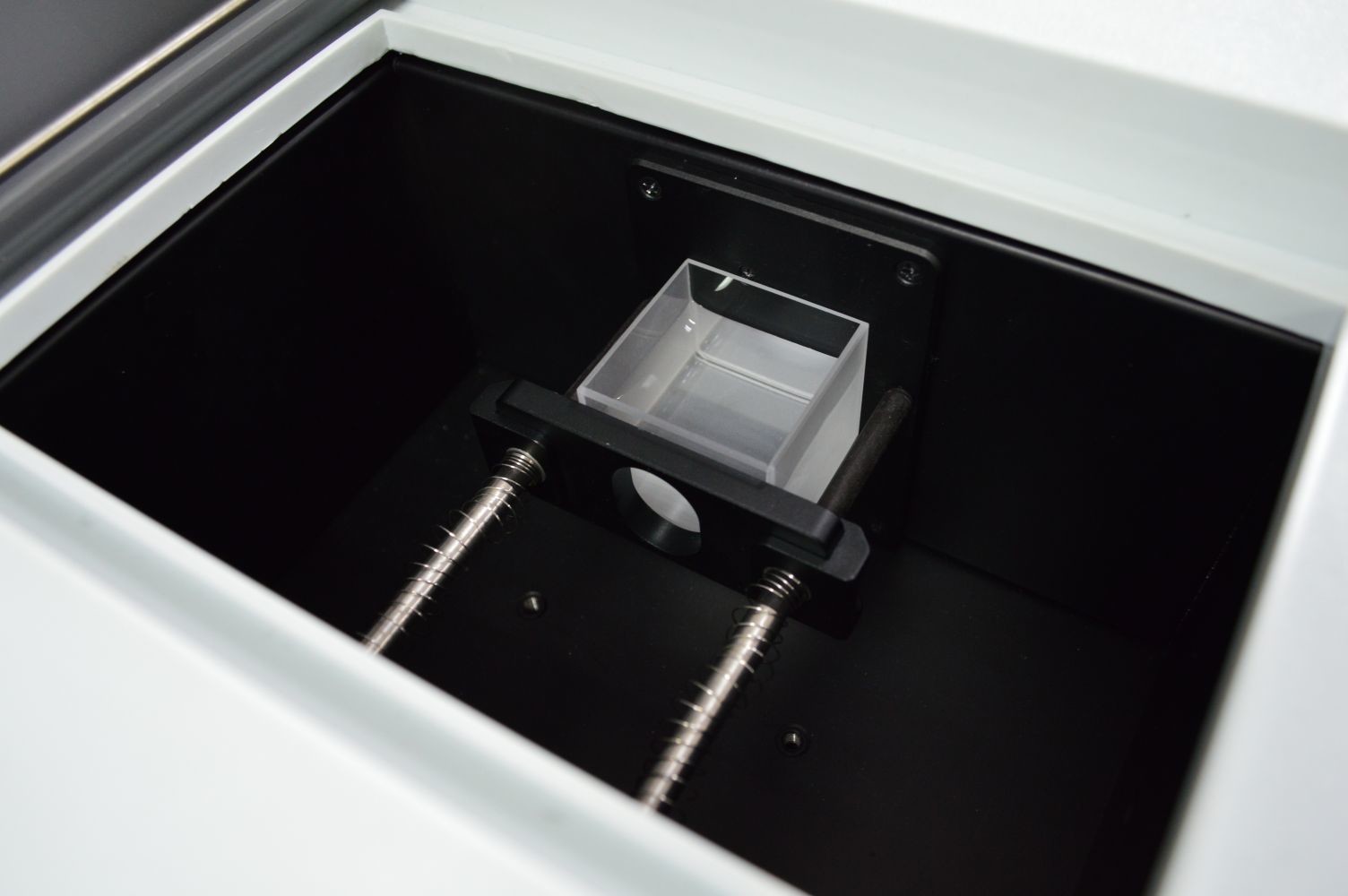 Dual Optical Sensor Array 400-700nm benchtop transmittance spectrophotometer