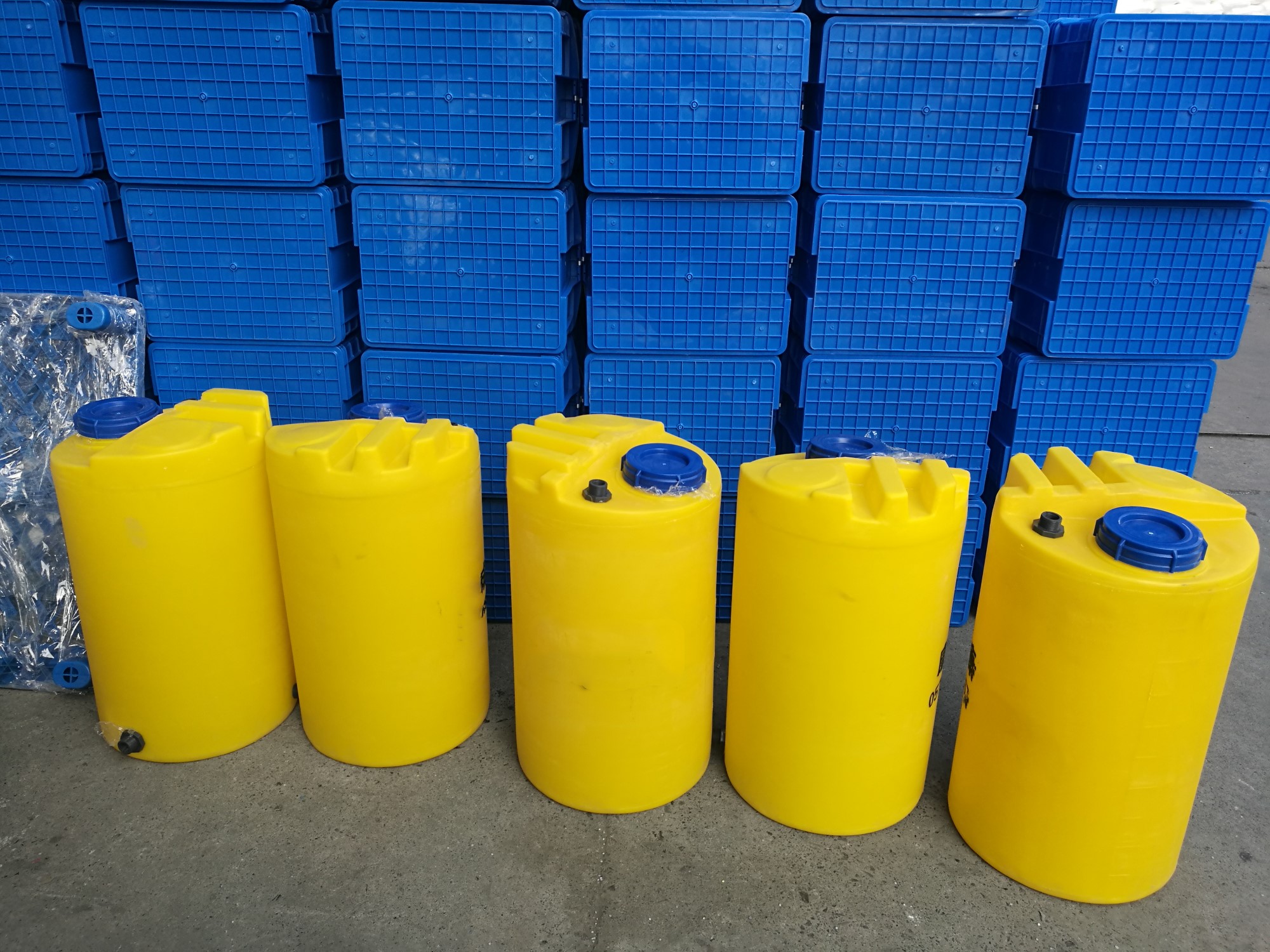 Roto Molded Pe Hdpe Chemical Tank With Controllable Dosing Pumps And Agitatiors Mc100