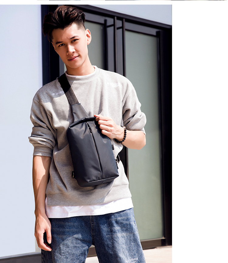 Water Resistant Polyester Lining Anti Theft Chest Sling Bags With USB 5L