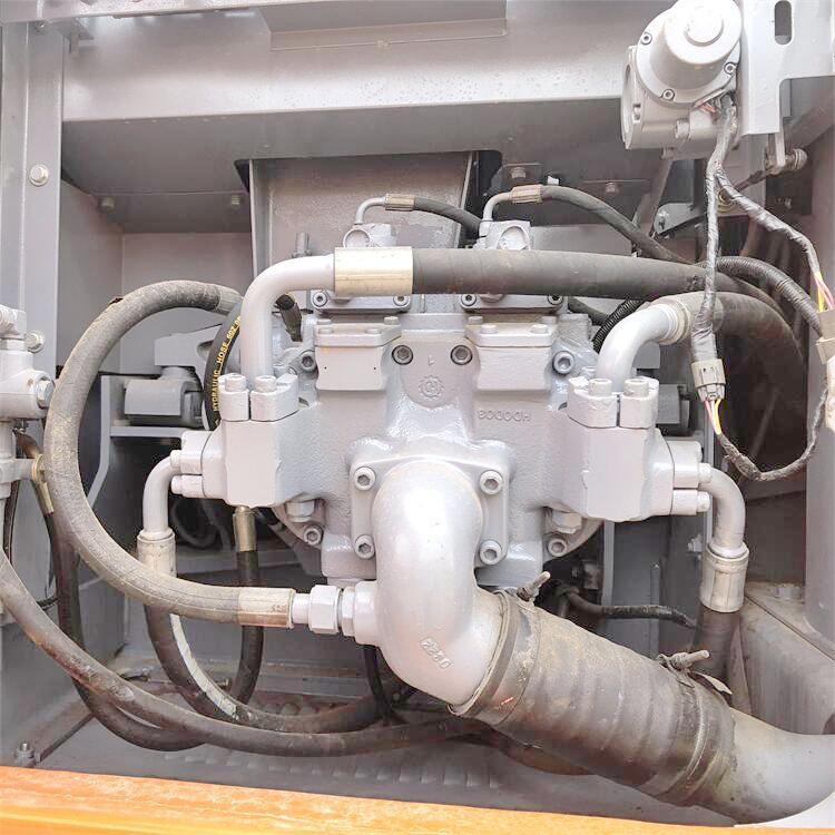 Original Hydraulic Pump Hitachi EX200 EX200-5 Used Excavator with Durable Japan Technology