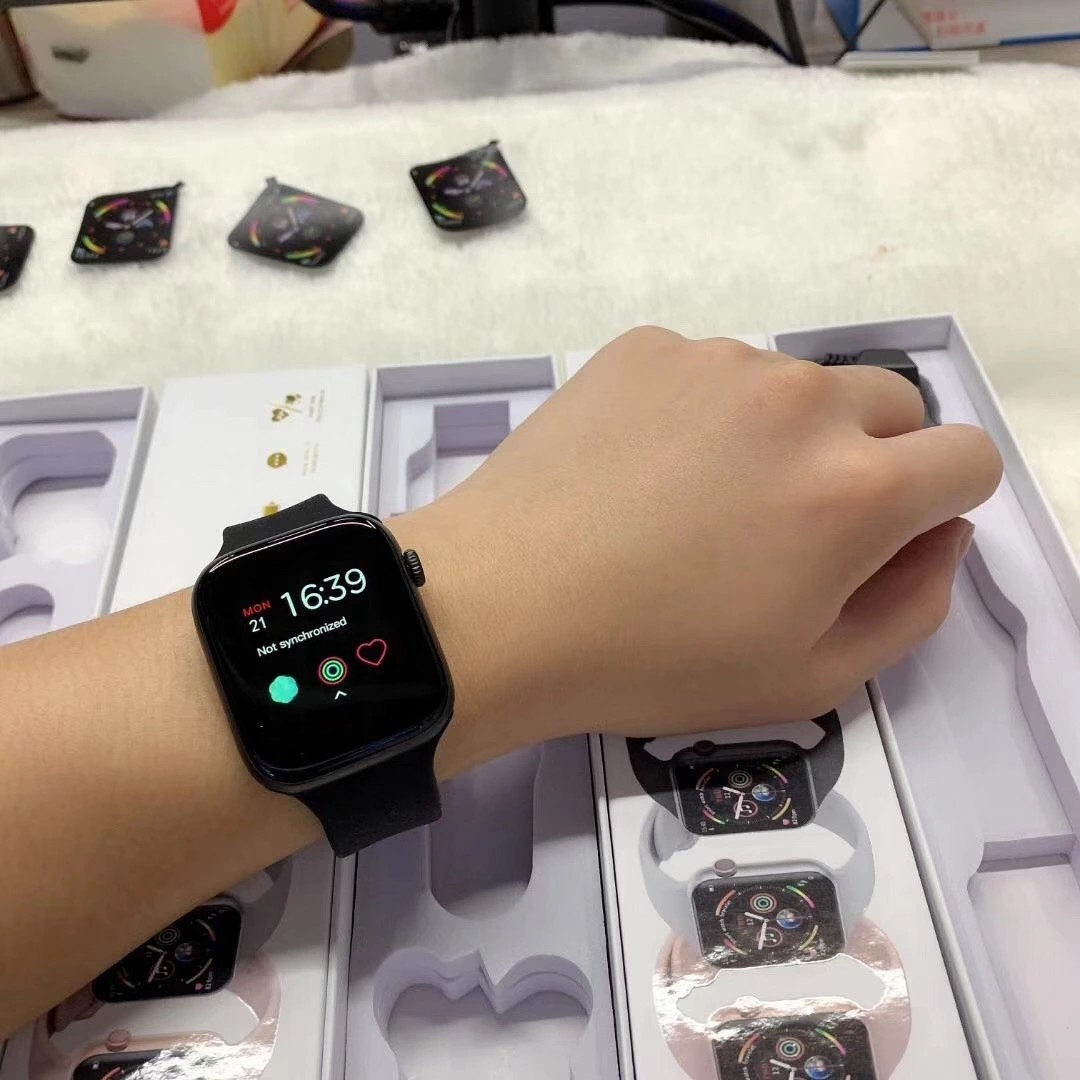 Music / Camera Wallpaper Smartwatch With Heart Rate Monitor 260 * 20 * 2.3mm Size
