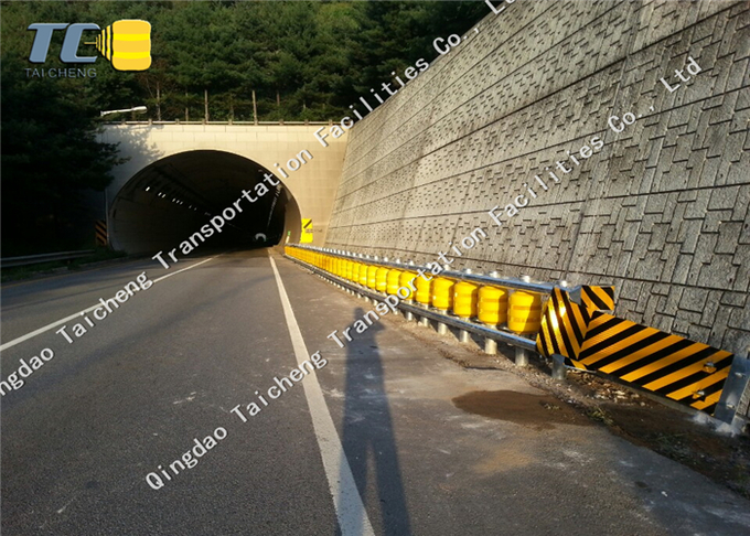 PU And PVC Rolling Guardrail Barrier ISO Standard 2