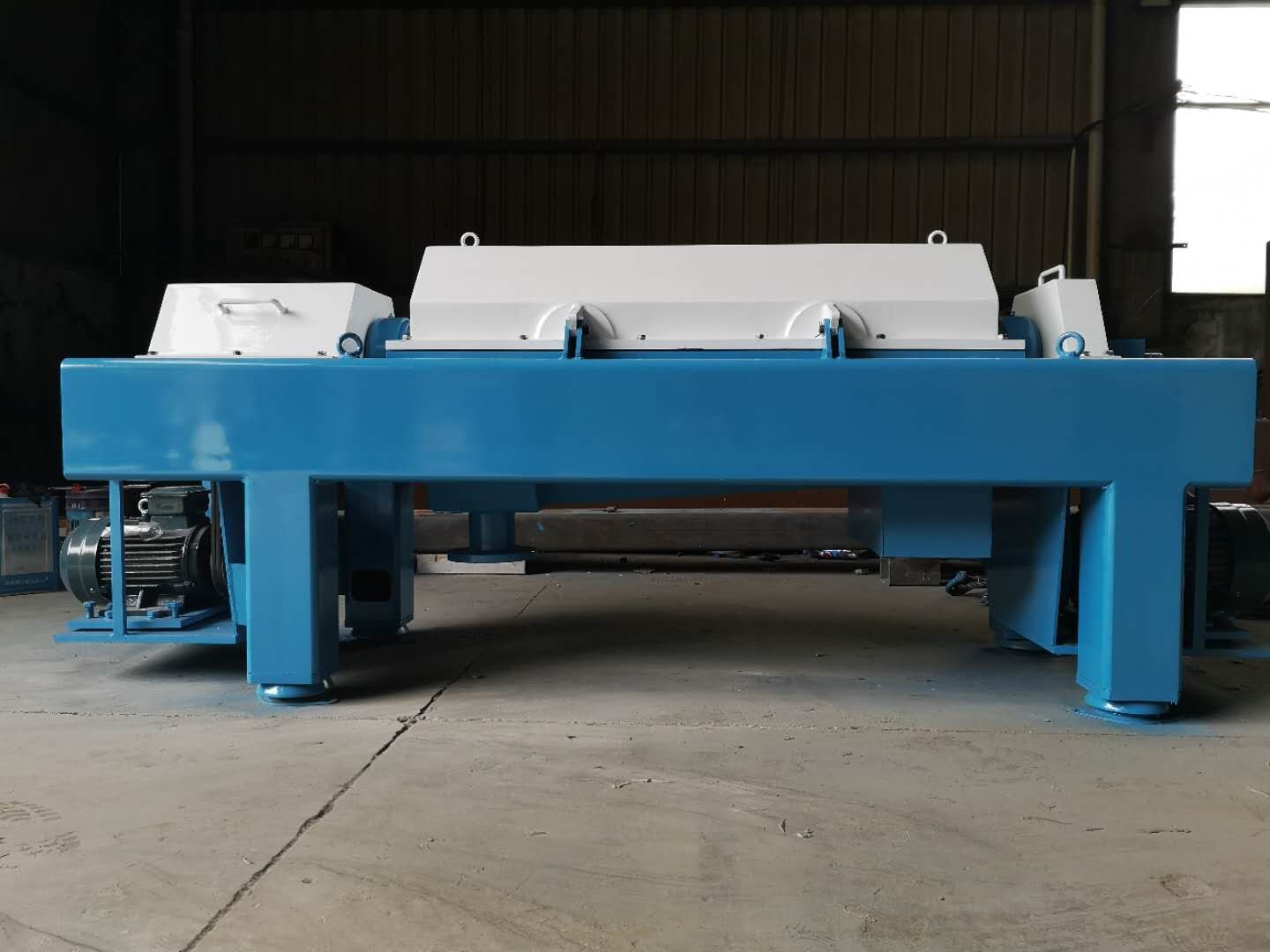 Horizontal Screw Sludge Decanter Centrifuge Machine For Wastewater Dewatering