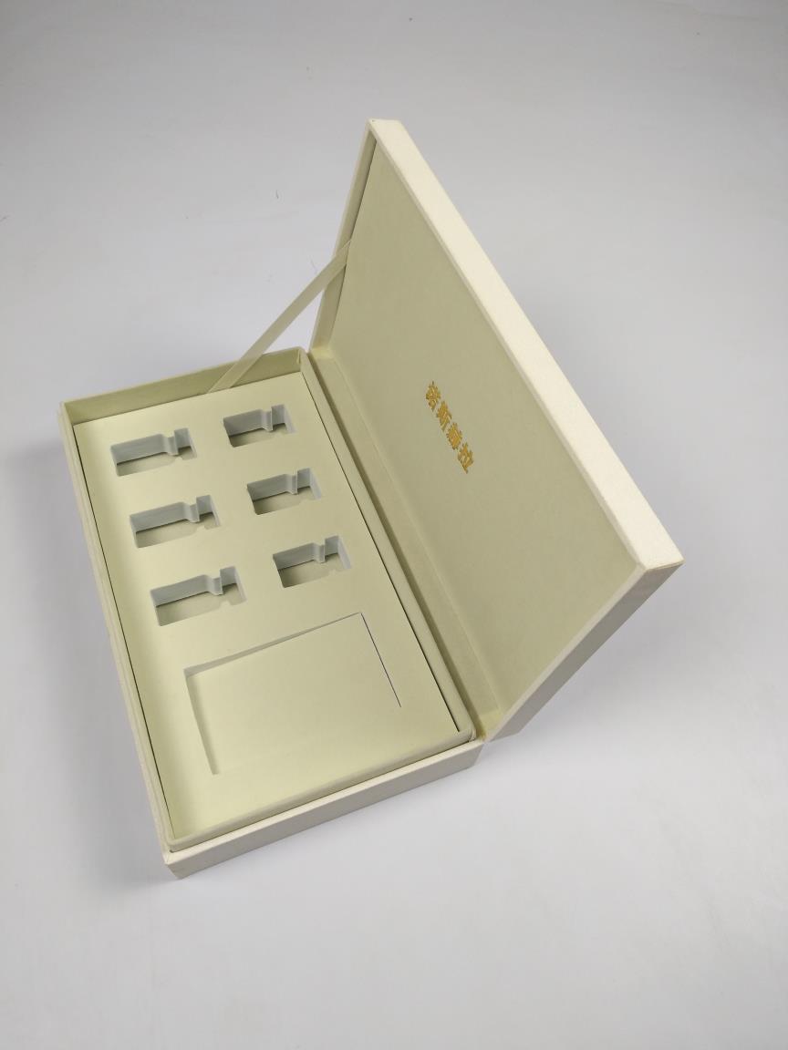 Factory custom design makeup packing box cosmetic paper gift box for essential oil with cut out EVA/ foam inset