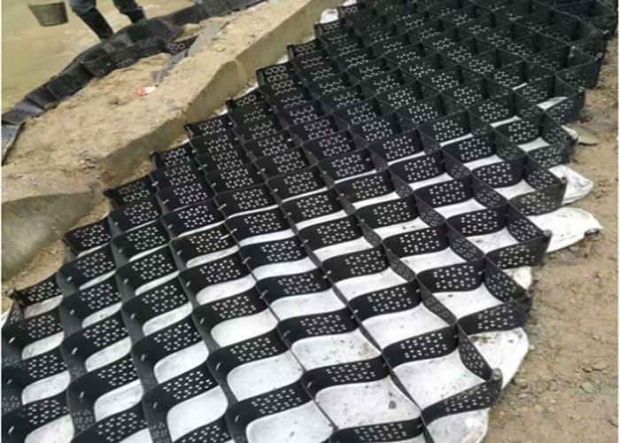 Driveway Road Erosion Control Geocellular Confinement Systems