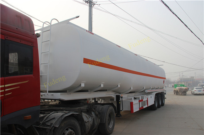 12000 Gallon Tri Axle Tanker Trailer 6 Cabins 12 Wheeler For Diesel / Gasoline