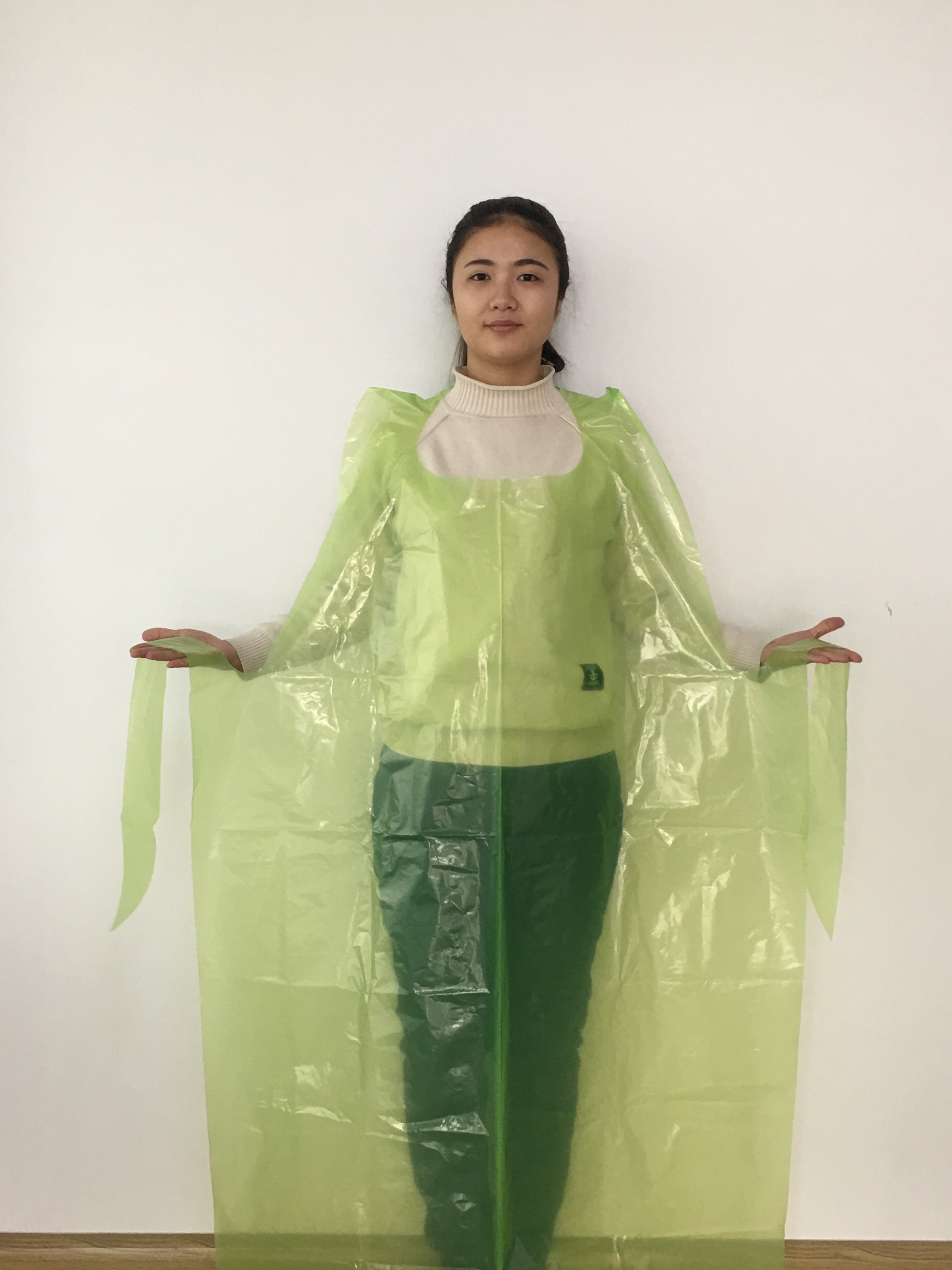 Biodegradable Medical Disposable PE Apron , Green Color Plastic Aprons For Adults