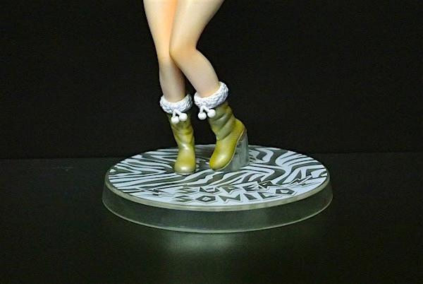 Decorative Adult Anime Figures , Japanese Toy Figures With Base Navy Style