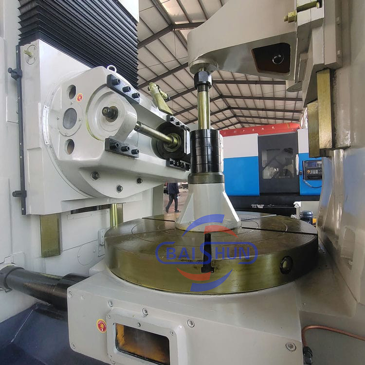 YK31125 Gear Cutter CNC Hobbing Machine Bevel Gear Cutting Machine