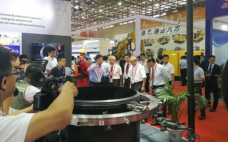 OEM Hydraulic Pipe Cutting Beveling Machine With Split Frame Structure