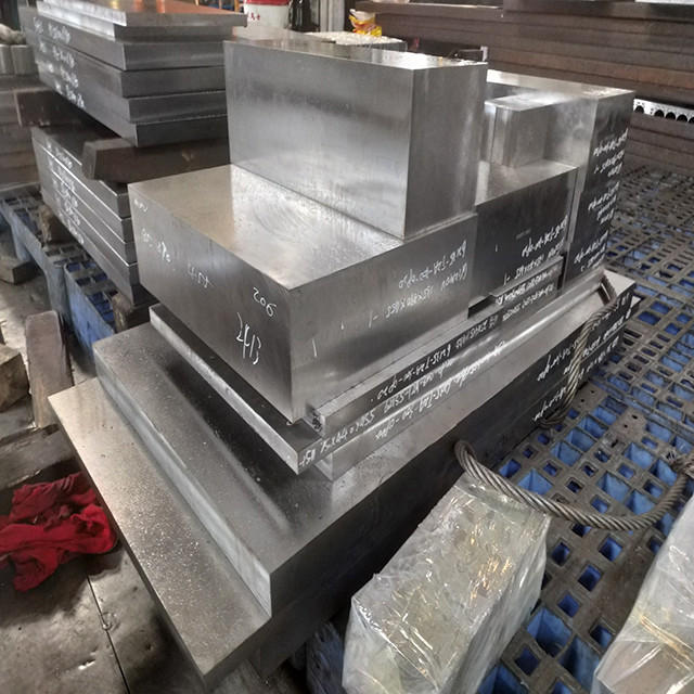 JIS SKD11 Turned Surface Cold Work Tool Steel Dia400mm Forged Steel Round Bar