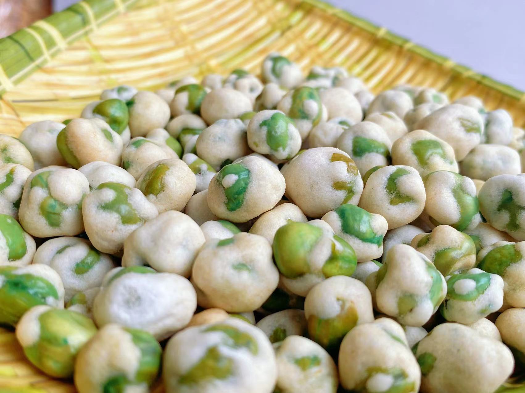Various Flavors Coated Green Peas