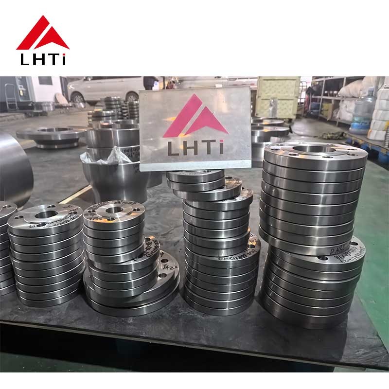 Titanium Flanges Essential Components in the World of Biomedical Engineering | Titanium Flanges Connecting Bone