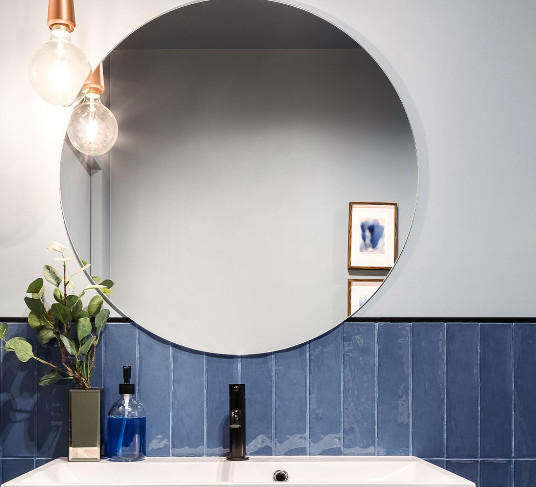Anti-Fog Anti-Steam Decorative Mirror Glass 800 Mm-2800 Mm High Reflectivity For Bathroom Wall