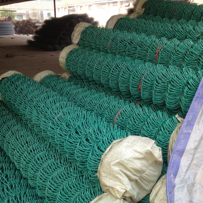 High Strength 10" Diamond Razor Mesh Fencing Pvc Coated For Sports Field