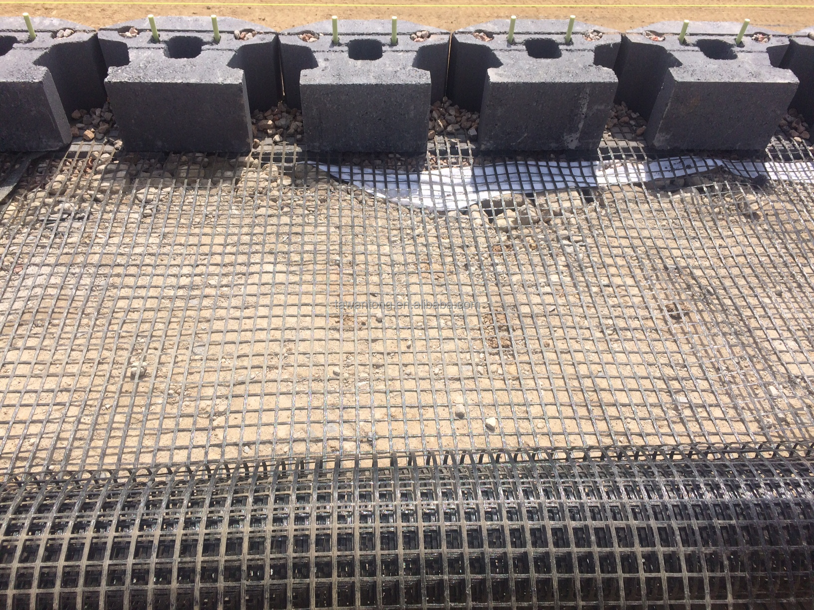 80-80 PET Geogrid For Roadbed Solidification And Onsite Training