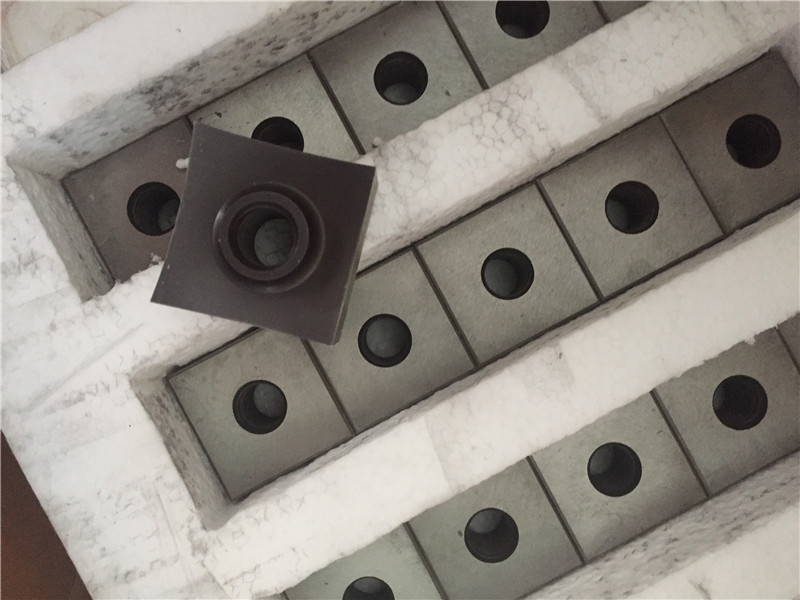 Crusher Plastic Auxiliary Machinery High Accuracy Recycled Double Shaft Shredder Blades