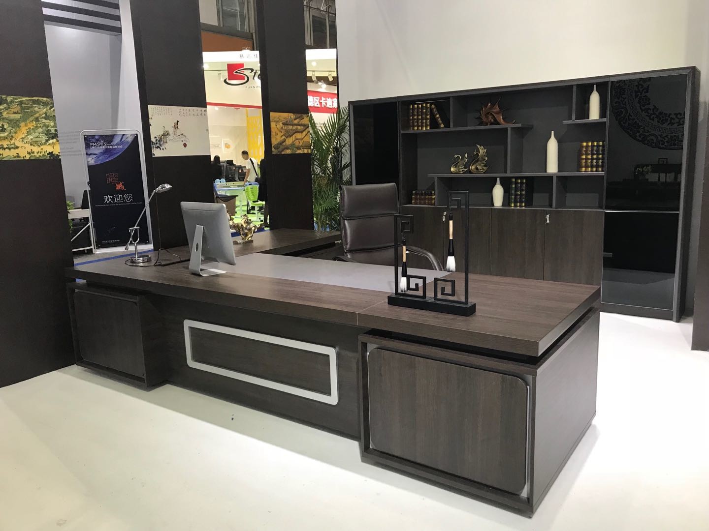 Dark Series Large Office Desk , Contemporary Office Desk OEM / ODM Accepted