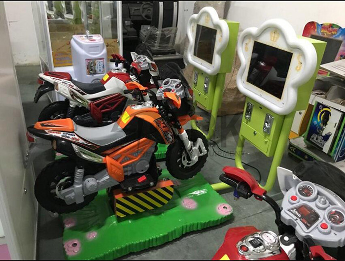 Interesting Design Kiddy Ride Machine Playground Car Arcade Game Swing Machine