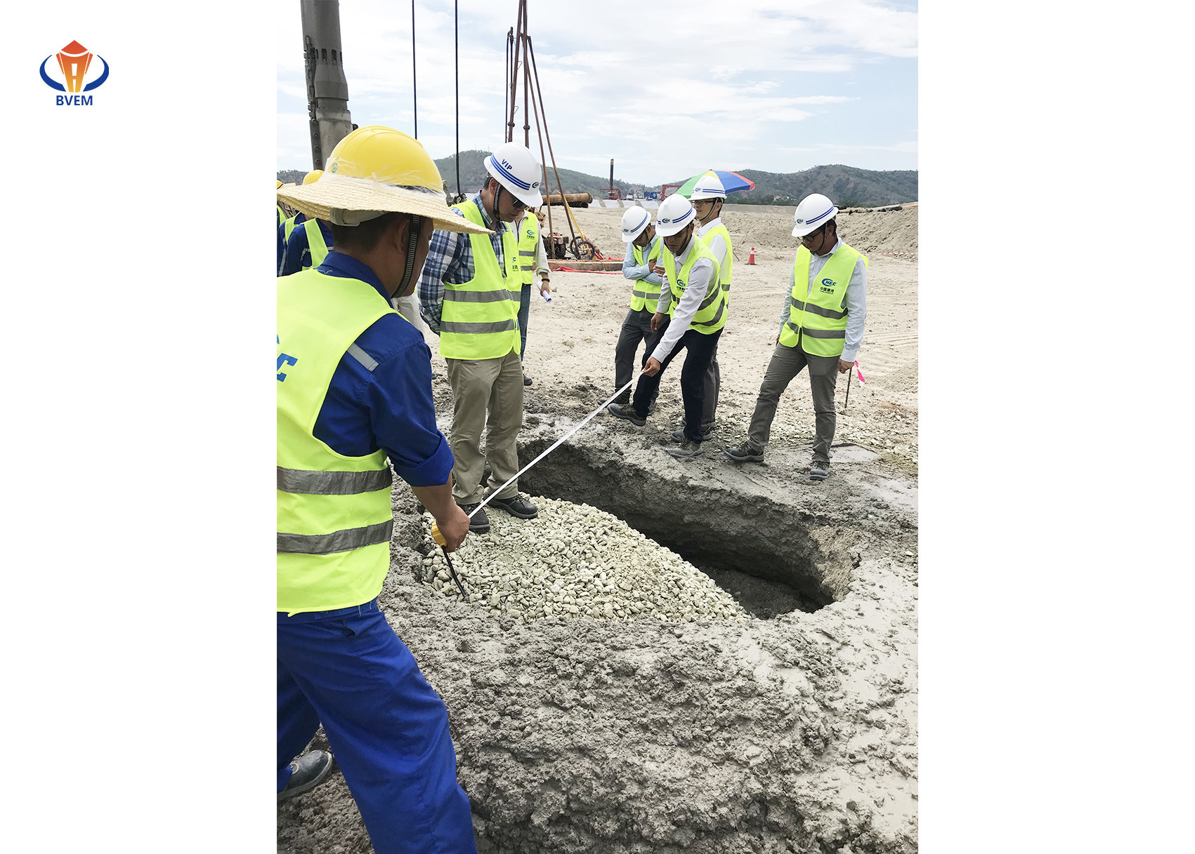 High Penetration Capacity Vibrating Floater 380 V For Piling Construction