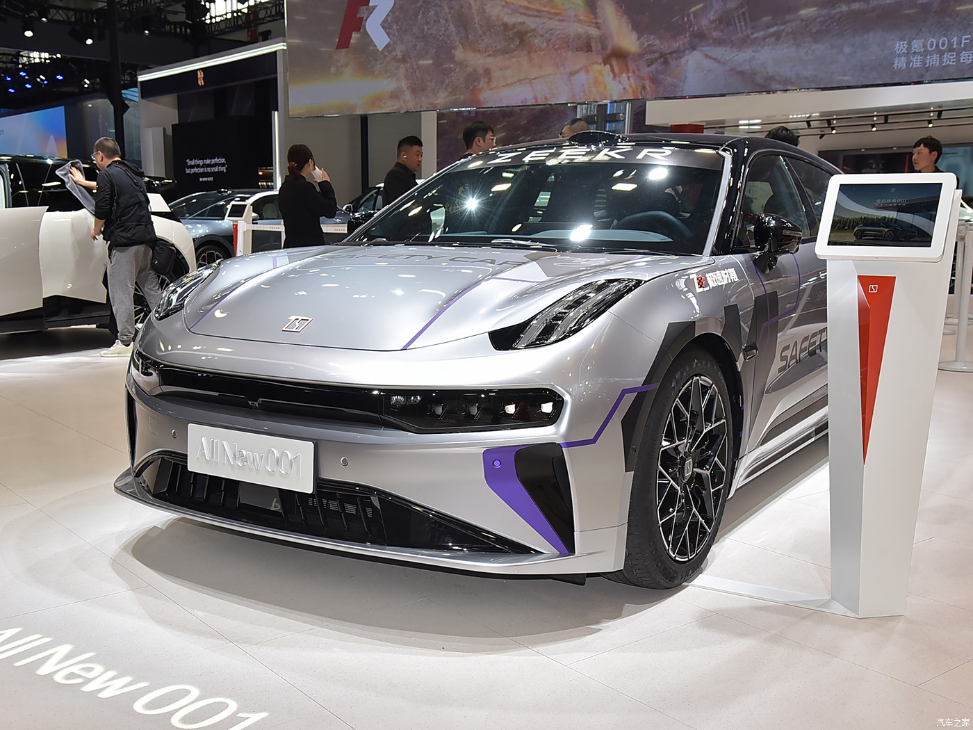 Pure Electric ZEEKR 001 2025 MODEL WE ME YOU 95KWH 100KWH 2WD RWD 4WD 705KM Luxury SUV with and Maximum Speed 240km/h
