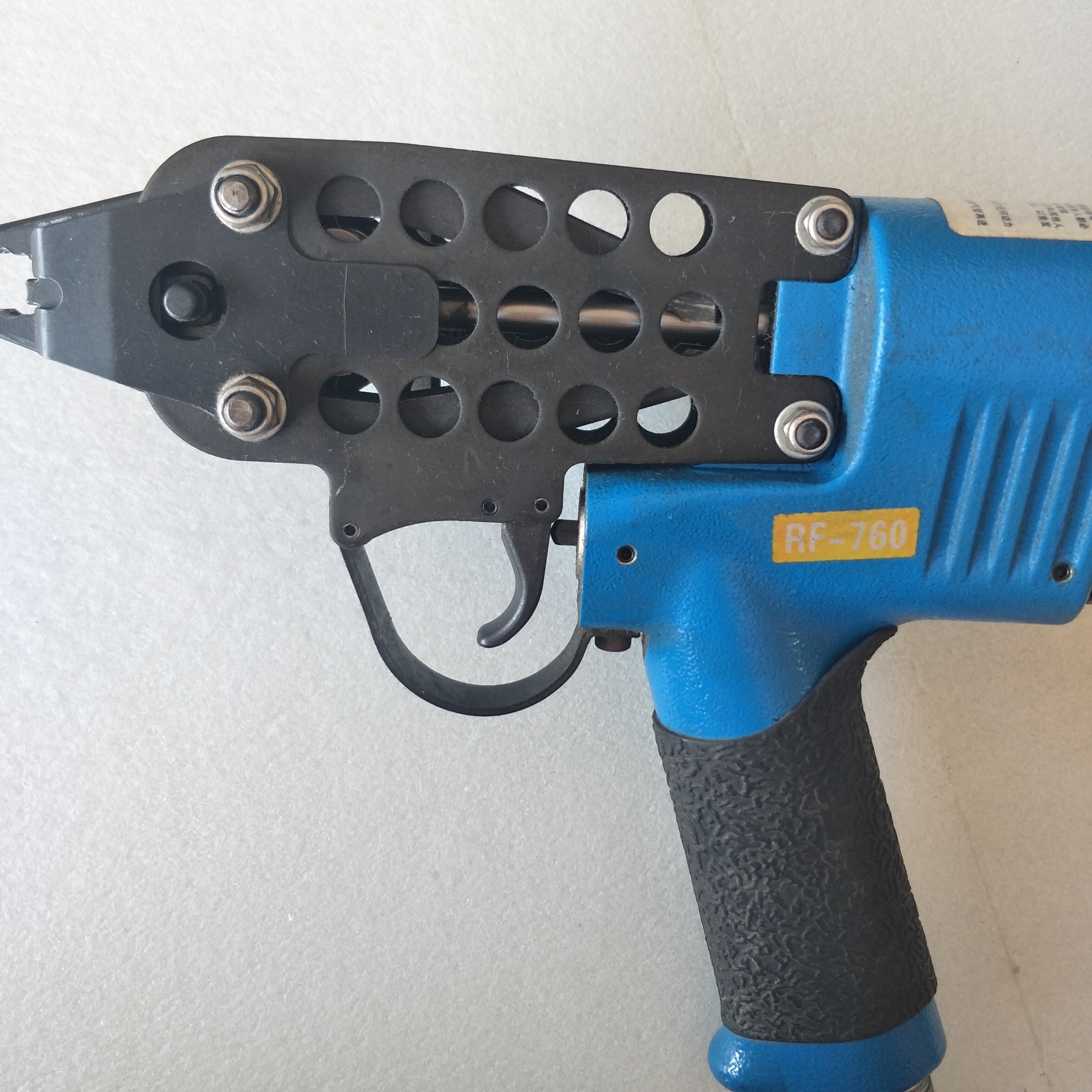 Palm Cushion Button Gun Pneumatic Clip Tool For Mattress Retaining Ring Gun