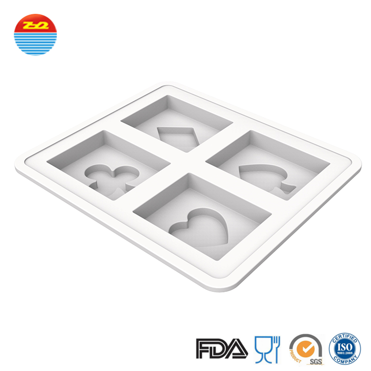 2019 Best Cool Easy Released Custom Bar Pub Saloon Fancy Playing Card Poker Shaped Silicone Ice Cube Tray For Cocktail
