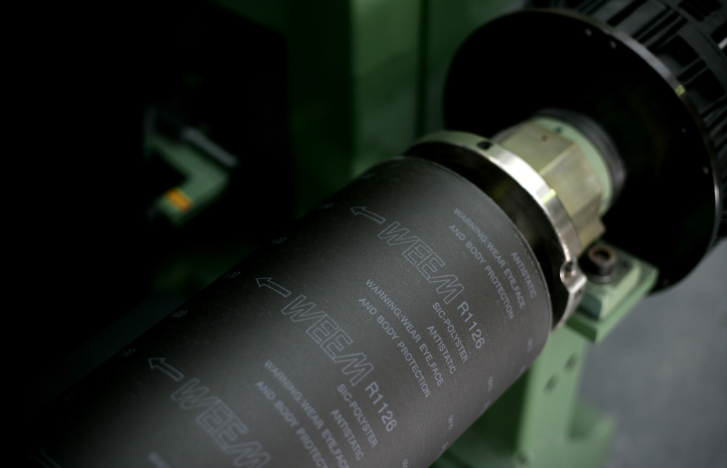 Silicon Carbide Coated Abrasives Cloth Rolls P12~P20 Grit 1400mm / 54'' Width Sand Cloth Roll