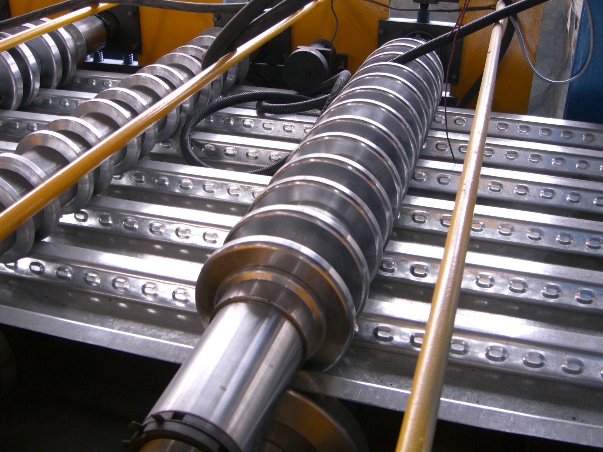 Metal Steel Floor Deck Roll Forming Machine , Corrugated Roofing Sheet Making Machine