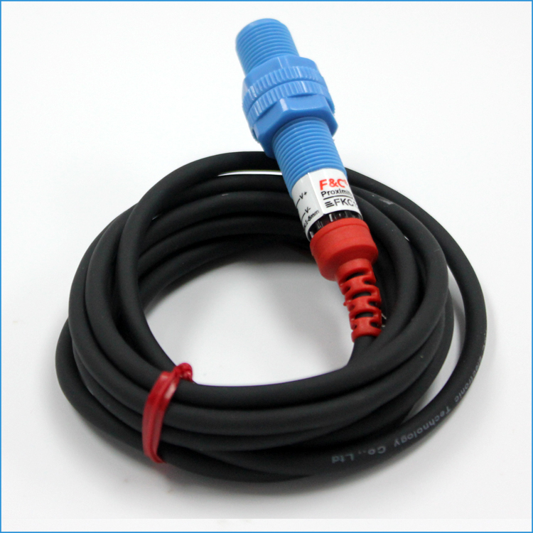 M12 Plastic Detection Capacitive Proximity Sensor 5mm Sensing 12V Capacitive Switch