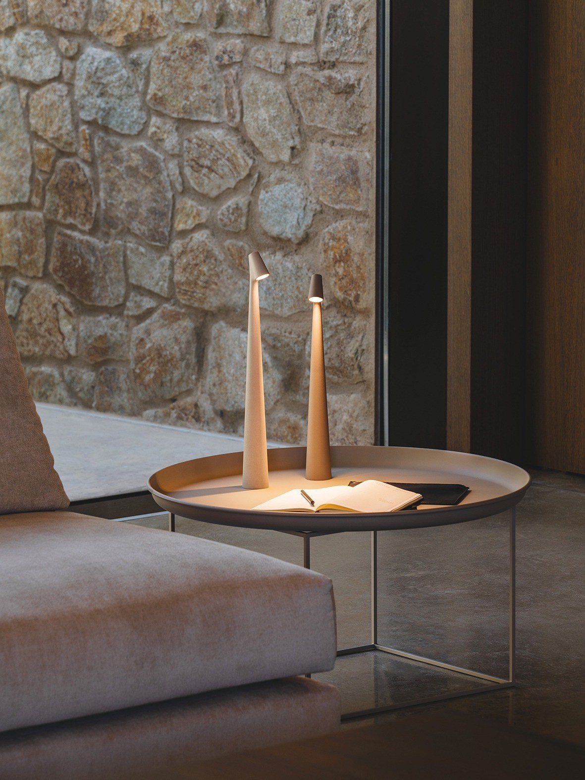 Nordic Designer Table Lamp for Kitchen Bedroom Living room led wireless table lamp(WH-MTB-280）