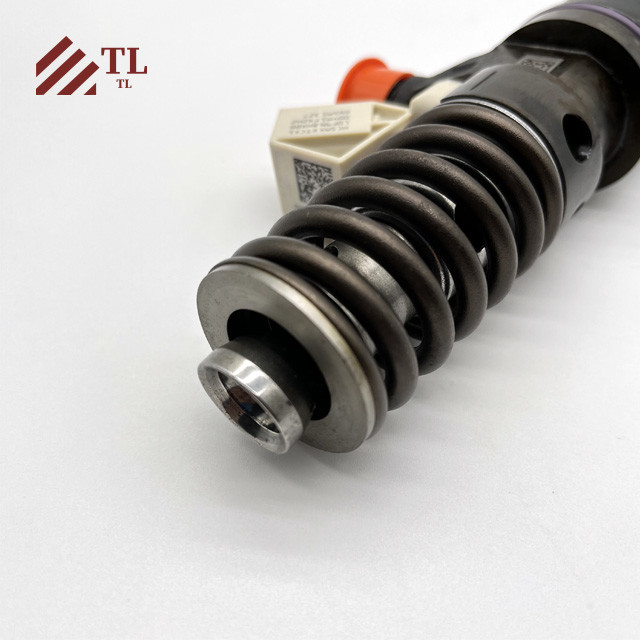 Fuel Injector 85030841 85153229 7422282198 7422301417 7422374644 for Volvo Construction Machinery Parts