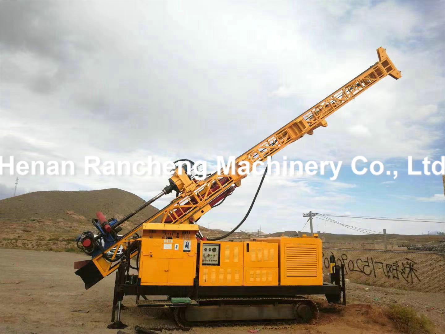 Hydraulic Crawler Blast Hole RC Drilling Rig 132KW Power 500m Drill Depth