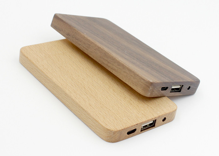 Portable Maple Carved Wood Power Bank 4000 Milliampere For Iphone 8