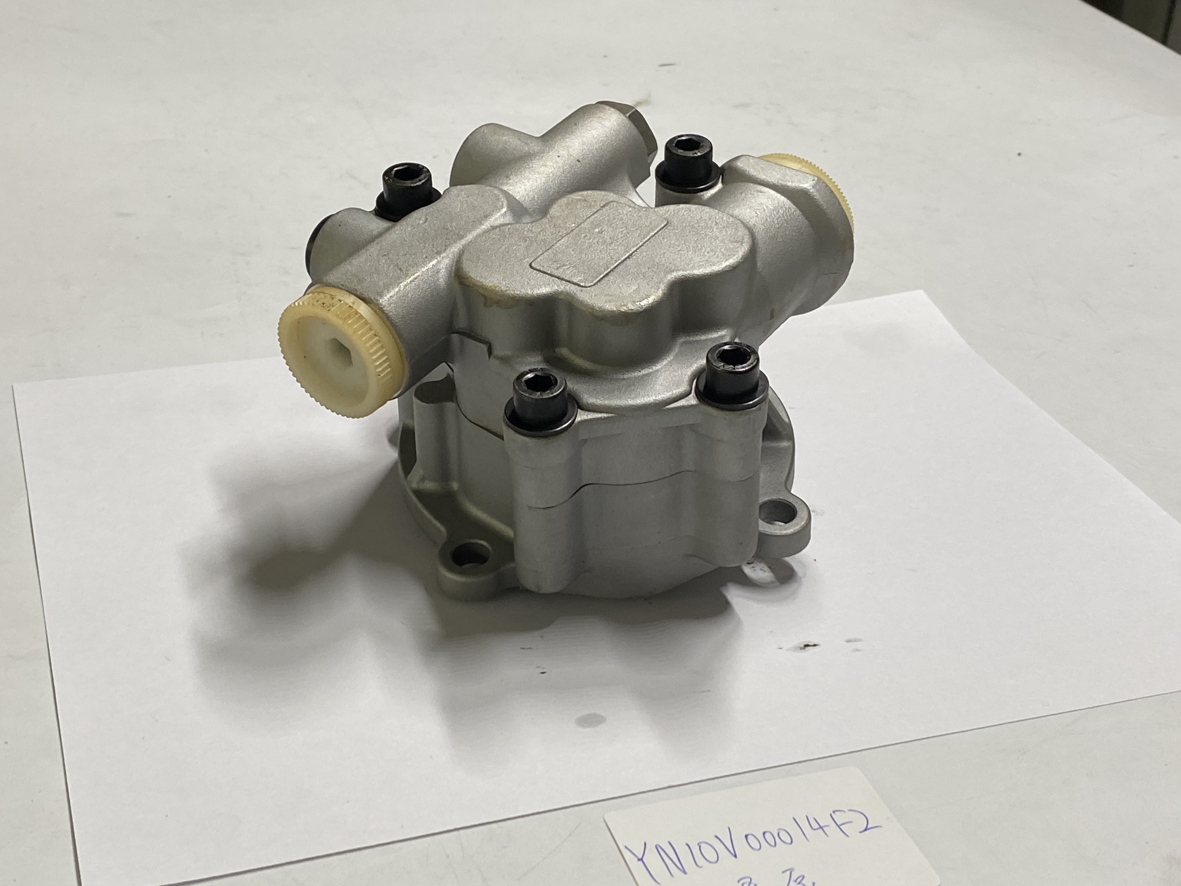 SK200-6E Excavator Machinery Parts PILOT PUMP YN10V00006F1 Gear Pump YN10V00014F2