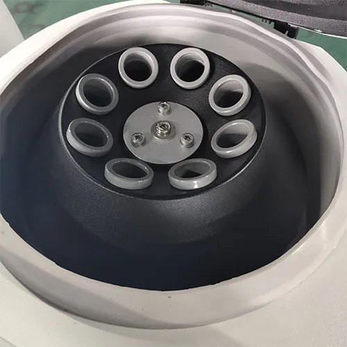 Blood Centrifuge TD4