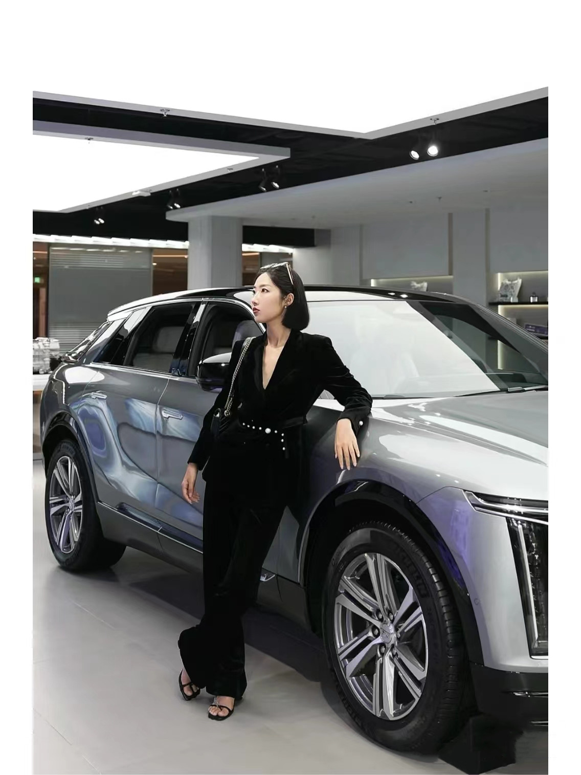 LYRIQ Ca-dillac Electric Super Car 653km Endurance 0.67h Fast Charging Open Sunroof Luxury and Performance Combined