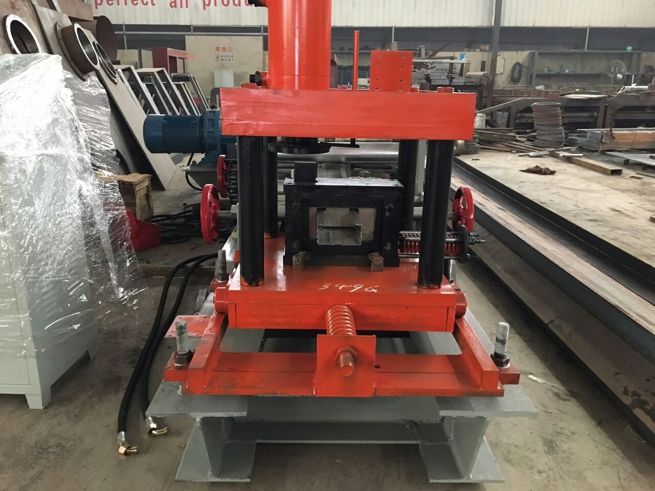 Fully Automatic C Purlin Roll Forming Machine 1.5T Capacity With Switch Easily