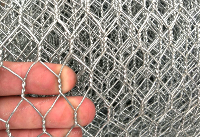 Hot DIP Galvanized Hexagonal Wire Mesh 2.0-4.0mm Wire Gauge For Water Project