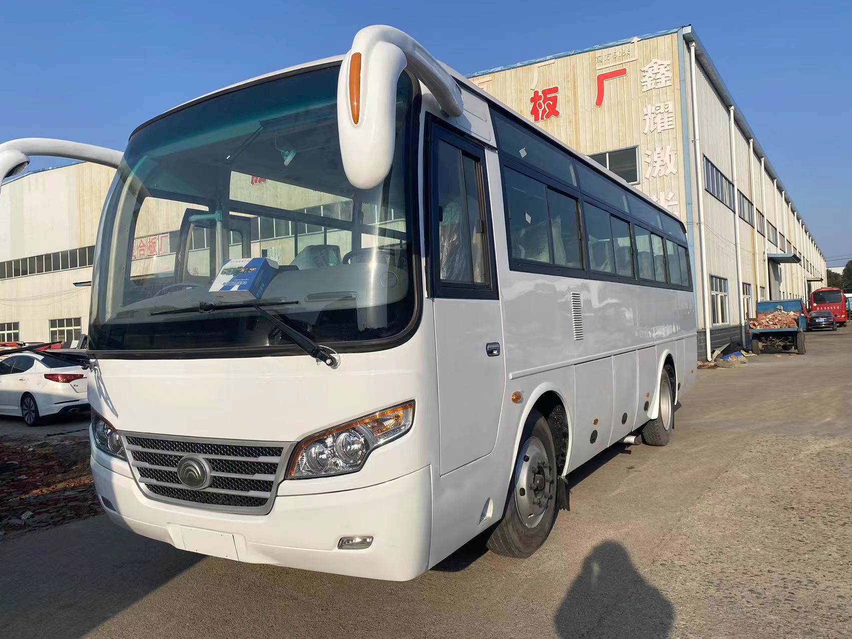 Manual Transmission 35 Seater Tour Coach Buses Leaf Spring Suspension Diesel Youtong
