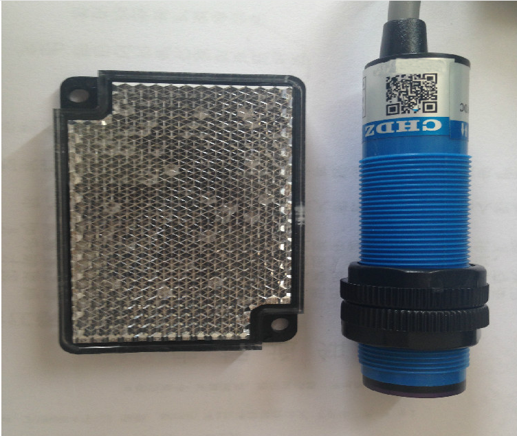 DC6-36V NPN,3-wire NC,diameter 18mm photoelectric sensor diffuse photoelectric switch With baffle