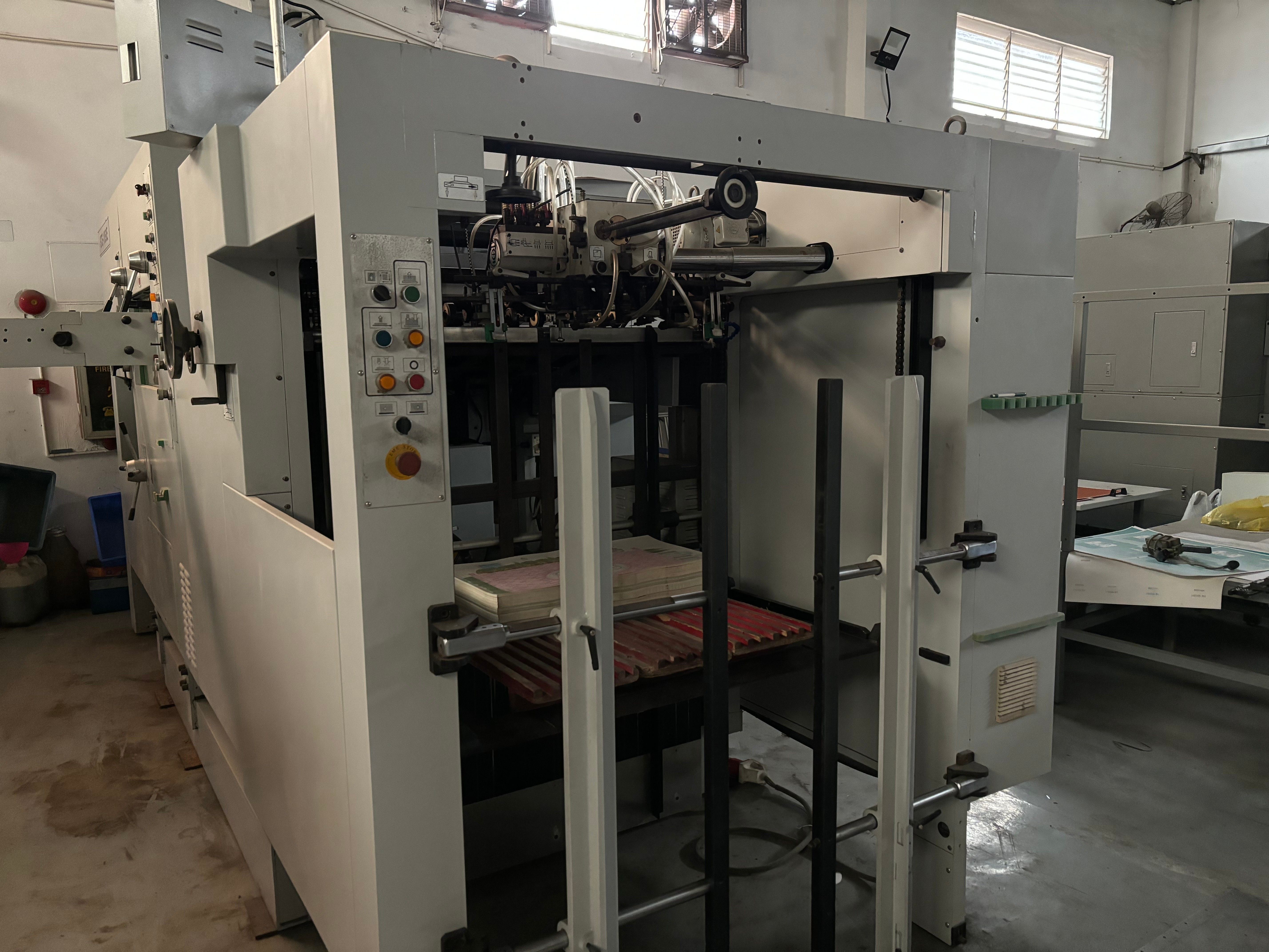 Used STS 1050SE Automatic Die Cutting Machine For Various Applications