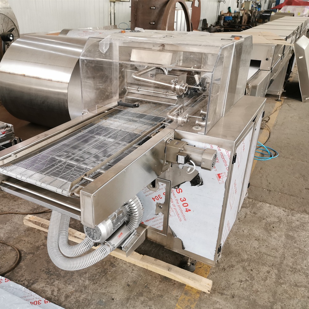 Nuts Tempering Chocolate Making Machine 150kg Per Hour Snack Enrobing Machine
