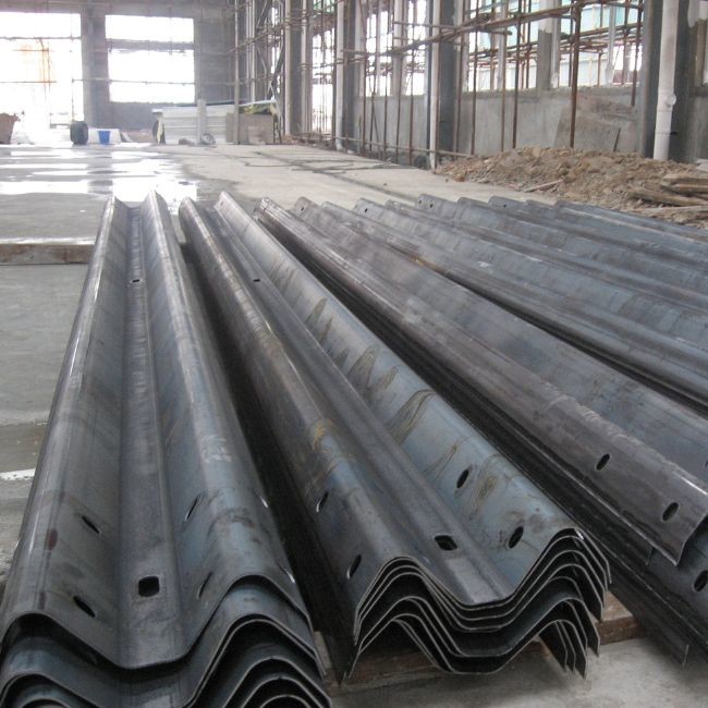 Gearbox Driven Highway Guardrail Making Machine OEM With Hydraulic Cutting
