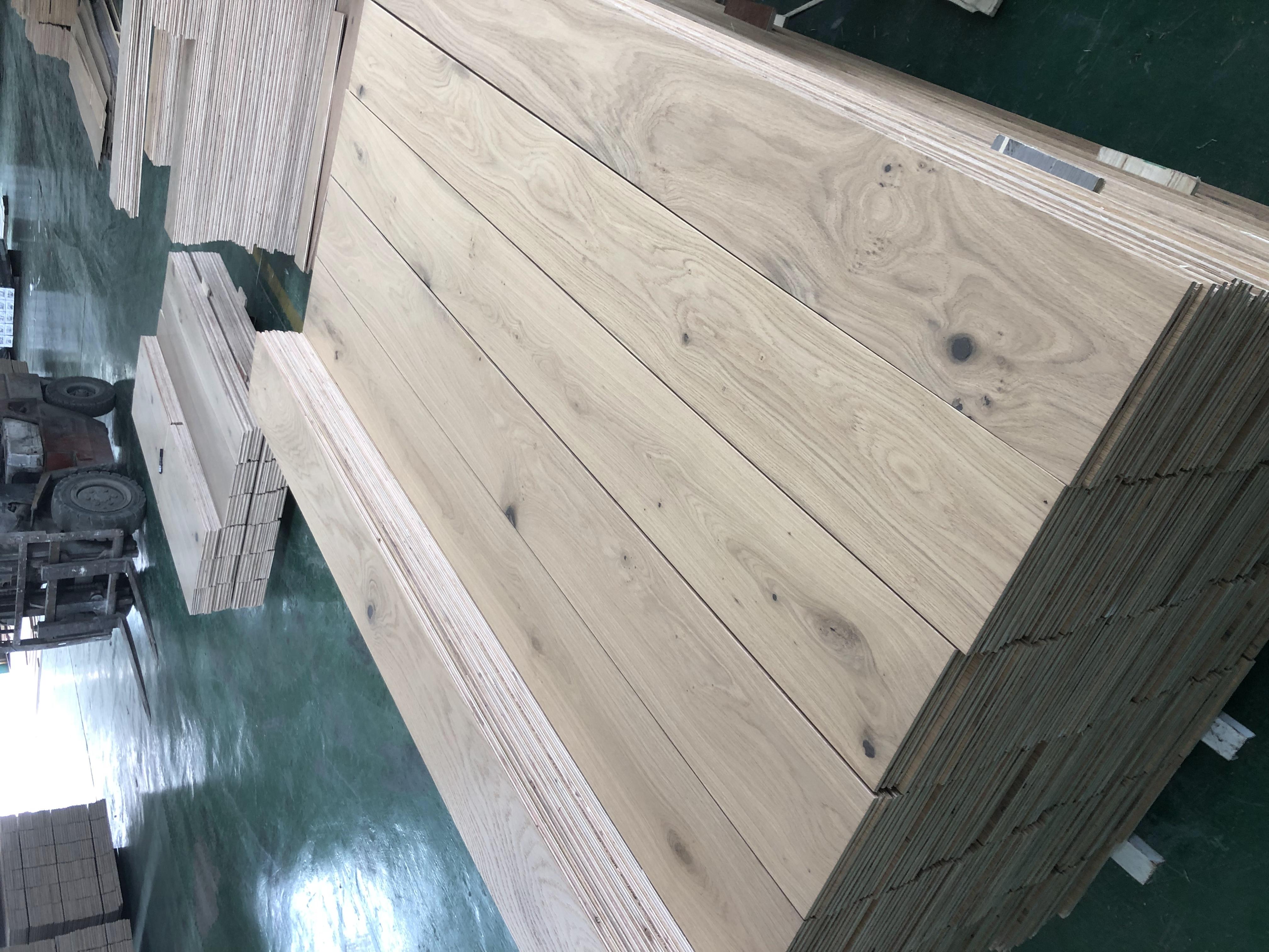Modern Design Style Hardwood Fishbone Timber Flooring Plank with Engineered Oak Wood