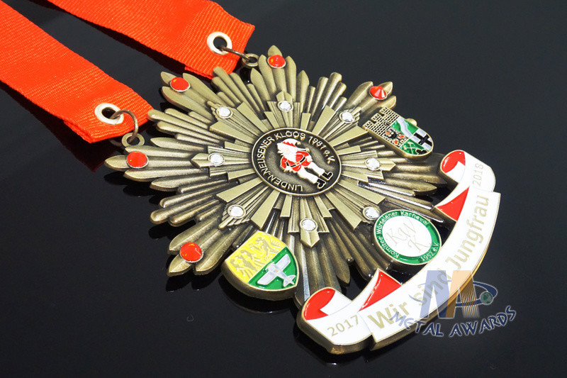 Antique Gold Plating Metal Orden Medallion Sports With Stones And Eyes Ribbon