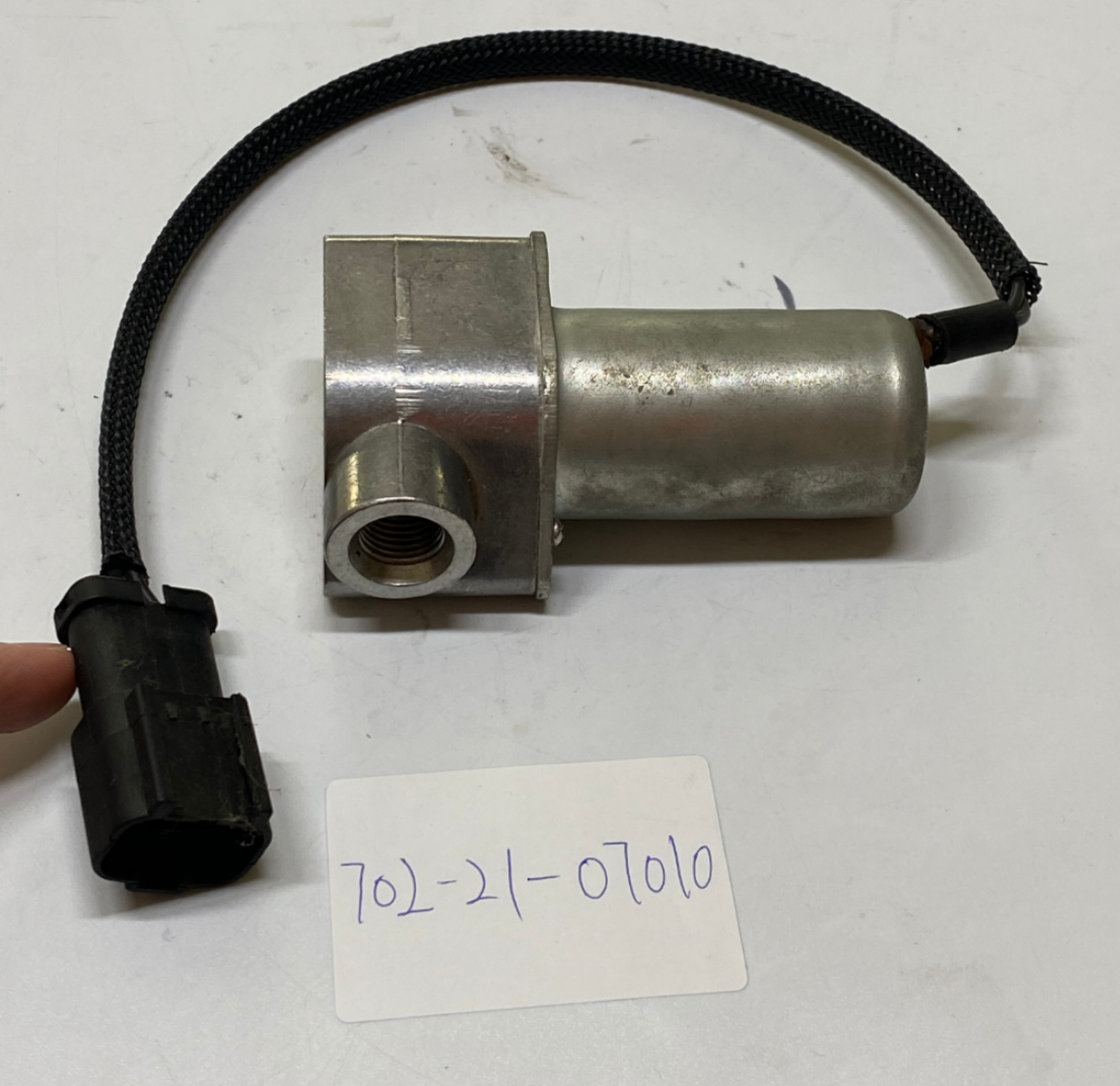 Part Number 702-21-07010 for Excavator Diesel Engine PC200-6 Main Pump Solenoid Valve
