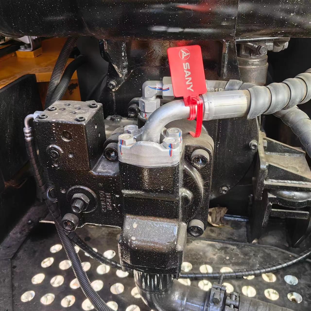 Original Components SANY SY95 Mini Excavator Perfect For Mining And Construction Project