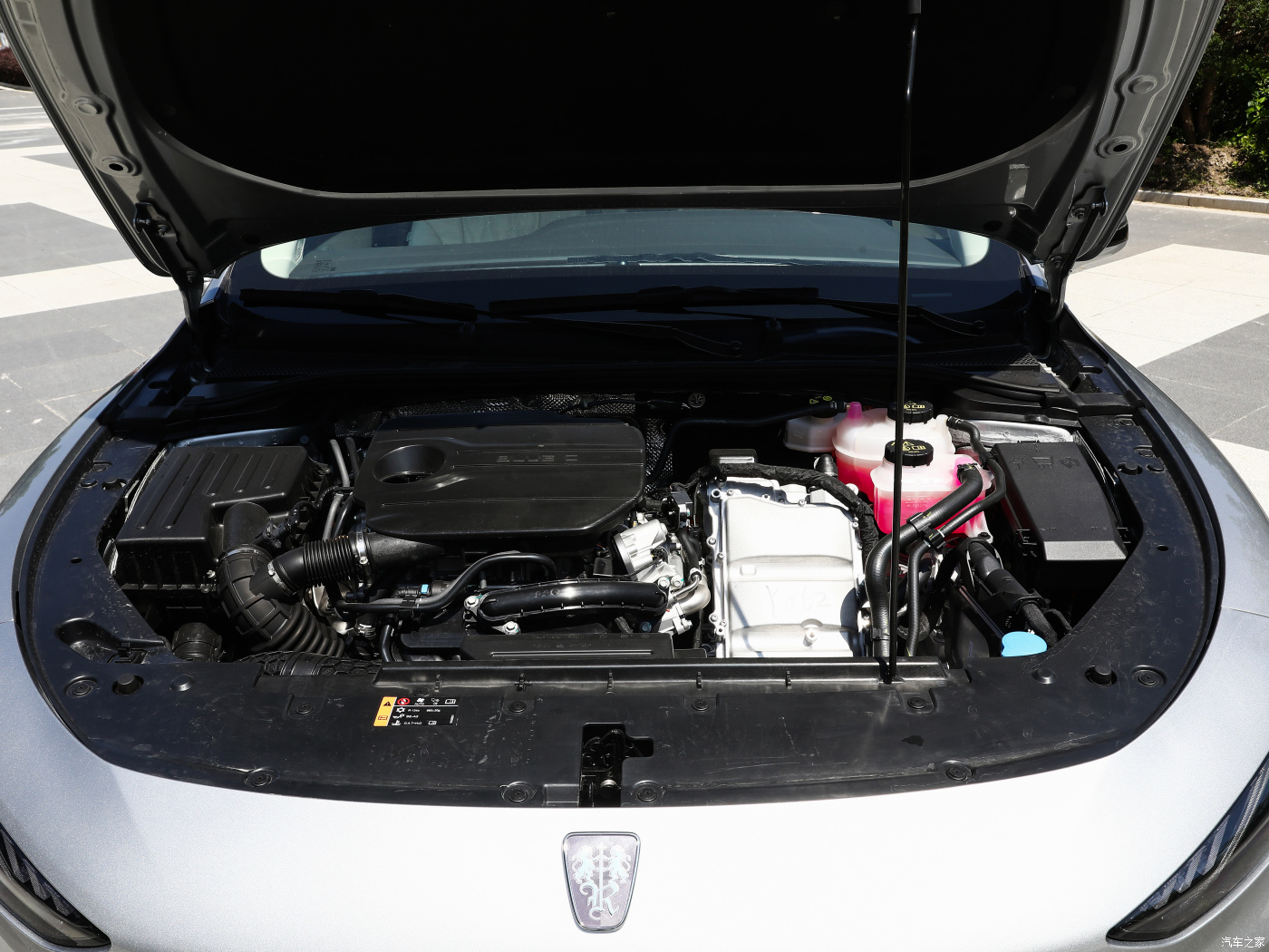 Body structure 4-door 5-seat SEDAN PLUG IN HYBRID Electric Car by ROEWE D7 DMH BIG Energy Vehicle