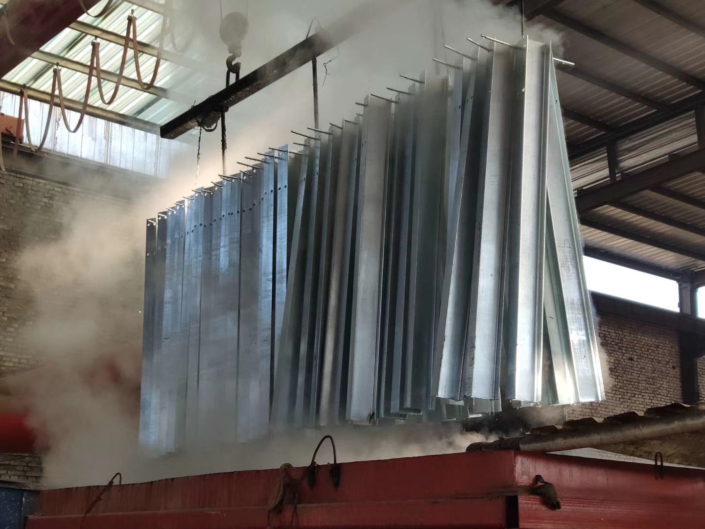 Anti-corrosion Galvanized Metal Flange Post for Roadway Safety and Reliability